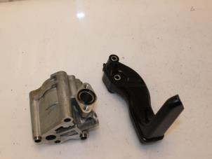 Używane Pompa oleju Mazda 6 (GH12/GHA2) 2.0i 16V S-VT Cena € 54,00 Procedura marży oferowane przez Van Gils Automotive