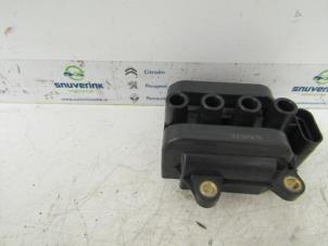 Gebruikte Bobine Renault Twingo II (CN) 1.2 16V Prijs € 19,99 Margeregeling aangeboden door Snuverink Autodemontage