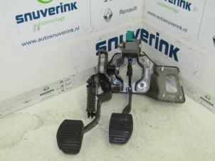 Begagnade Kopplingspedal Peugeot Partner Tepee (7A/B/C/D/E/F/G/J/P/S) 1.6 16V Phase 1 Pris € 100,00 Marginaltabell erbjuds av Snuverink Autodemontage