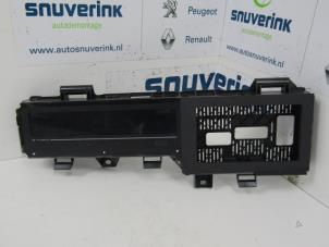 Gebruikte Instrumentenpaneel Renault Scénic III (JZ) 1.5 dCi 110 Prijs € 81,00 Margeregeling aangeboden door Snuverink Autodemontage