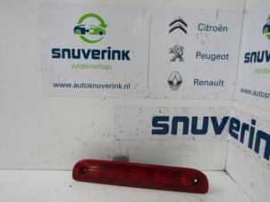 Begagnade Tredje bromsljus Fiat Ducato (250) 2.3 D 130 Multijet Pris € 38,10 Inklusive moms erbjuds av Snuverink Autodemontage