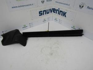 Gebruikte Raamlikker Peugeot 207 CC (WB) 1.6 16V Prijs € 30,00 Margeregeling aangeboden door Snuverink Autodemontage