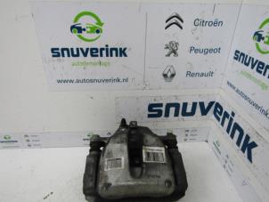 Gebruikte Remklauw (Tang) rechts-voor Peugeot 2008 (CU) 1.2 12V e-THP PureTech 110 Prijs € 44,99 Margeregeling aangeboden door Snuverink Autodemontage