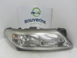 Begagnade Strålkastare, höger Renault Laguna II (BG) 1.6 16V Pris € 25,33 Marginaltabell erbjuds av Snuverink Autodemontage