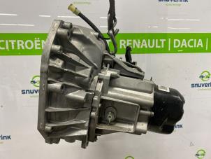 Begagnade Växellåda Renault Captur (2R) 0.9 Energy TCE 12V Pris € 735,00 Marginaltabell erbjuds av Snuverink Autodemontage