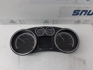 Begagnade Instrumentpanel Peugeot 308 (4A/C) 1.6 VTI 16V Pris € 41,40 Marginaltabell erbjuds av Snuverink Autodemontage