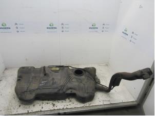 Gebruikte Brandstoftank Citroen C5 III Berline (RD) 1.8 16V Prijs € 68,62 Margeregeling aangeboden door Snuverink Autodemontage