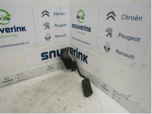 Begagnade Gaspedal Renault Trafic New (FL) 2.0 dCi 16V 90 Pris € 48,38 Inklusive moms erbjuds av Snuverink Autodemontage