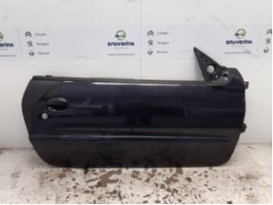 Begagnade Dörr, 2-dörrars, höger Peugeot 206 CC (2D) 2.0 16V Pris € 64,98 Marginaltabell erbjuds av Snuverink Autodemontage