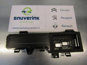 Gebruikte Instrumentenpaneel Renault Scénic III (JZ) 1.4 16V TCe 130 Prijs € 81,00 Margeregeling aangeboden door Snuverink Autodemontage