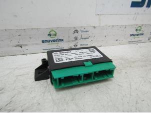 Gebruikte PDC Module Peugeot 208 I (CA/CC/CK/CL) 1.2 Vti 12V PureTech 82 Prijs € 31,46 Inclusief btw aangeboden door Snuverink Autodemontage