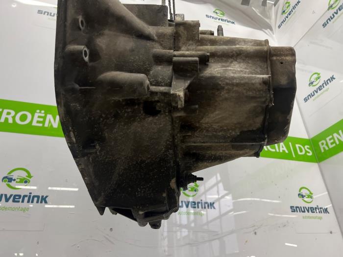 Versnellingsbak van een Citroën Jumper (U5/ZB) 2.2 HDi 2004
