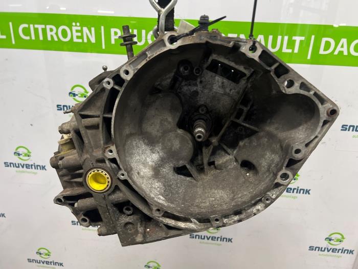 Versnellingsbak van een Citroën Jumper (U5/ZB) 2.2 HDi 2004