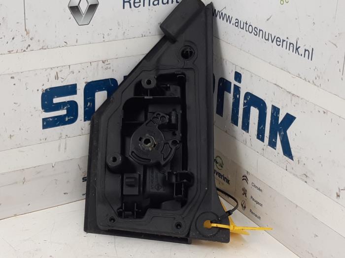 Deurgreep 4Deurs links-achter van een Renault Twingo III (AH) 0.9 Energy TCE 90 12V 2015