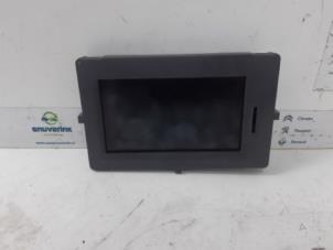 Gebruikte Display Interieur Renault Megane III Grandtour (KZ) 1.5 dCi 110 Prijs € 74,99 Margeregeling aangeboden door Snuverink Autodemontage