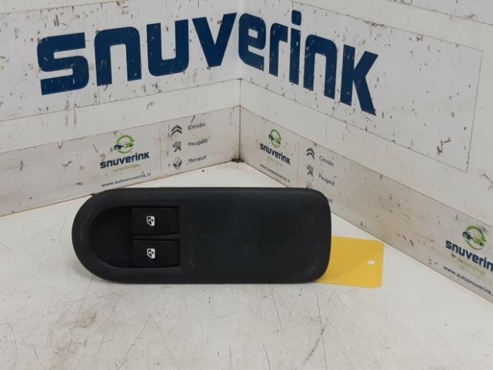 Brytare, eldrivna fönster från en Renault Clio III (BR/CR) 1.4 16V 2005