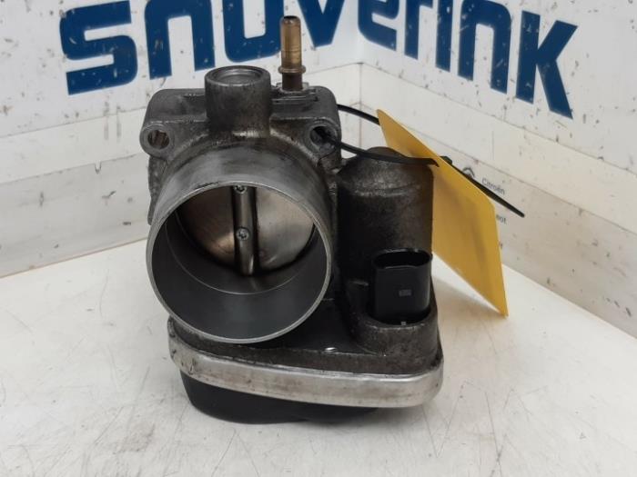 Spjällhus från en Renault Clio III (BR/CR) 1.4 16V 2005