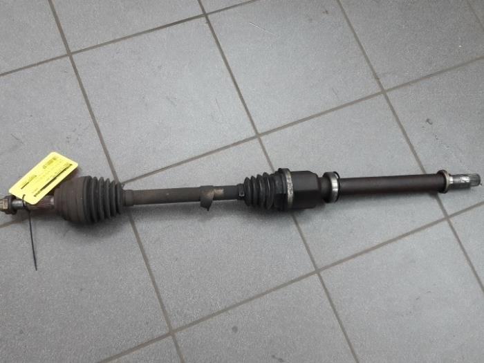 Drivaxel, höger fram från en Renault Clio III (BR/CR) 1.4 16V 2005
