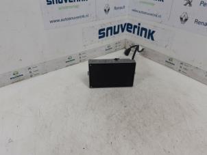 Begagnade Radiokontrollpanel Renault Trafic New (FL) 2.0 dCi 16V 90 Pris € 90,74 Inklusive moms erbjuds av Snuverink Autodemontage