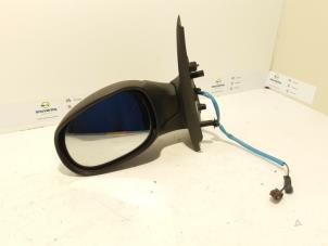 Begagnade Skärmspegel, vänster Citroen C2 (JM) 1.4 HDI Pris € 25,33 Marginaltabell erbjuds av Snuverink Autodemontage