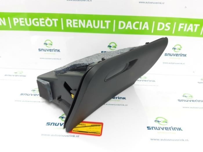 Handskfack från en Citroën C4 Berline (NC) 1.6 Hdi 2013