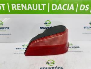 Gebruikte Achterlicht rechts Peugeot 106 II 1.1 XN,XR,XT,Accent Prijs € 25,33 Margeregeling aangeboden door Snuverink Autodemontage