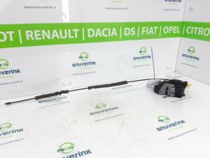 Begagnade Låsmekanism, skjutdörr, höger Renault Kangoo Express (FW) 1.5 dCi 85 Pris € 30,65 Inklusive moms erbjuds av Snuverink Autodemontage