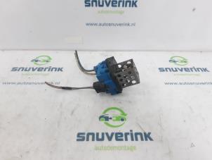 Begagnade Kylfläktsresistor Peugeot 308 (4A/C) 1.6 VTI 16V Pris € 25,00 Marginaltabell erbjuds av Snuverink Autodemontage