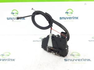 Begagnade Dörrlåsmekanism, 2-dörrars, höger Fiat Ducato (250) 2.3 D 150 Multijet Pris € 24,20 Inklusive moms erbjuds av Snuverink Autodemontage