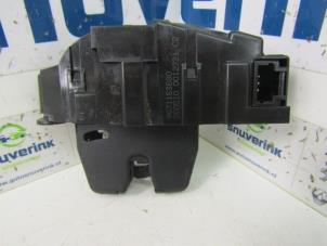 Gebruikte Achterklep Slotmechaniek Peugeot 308 (4A/C) 1.6 VTI 16V Prijs € 24,99 Margeregeling aangeboden door Snuverink Autodemontage