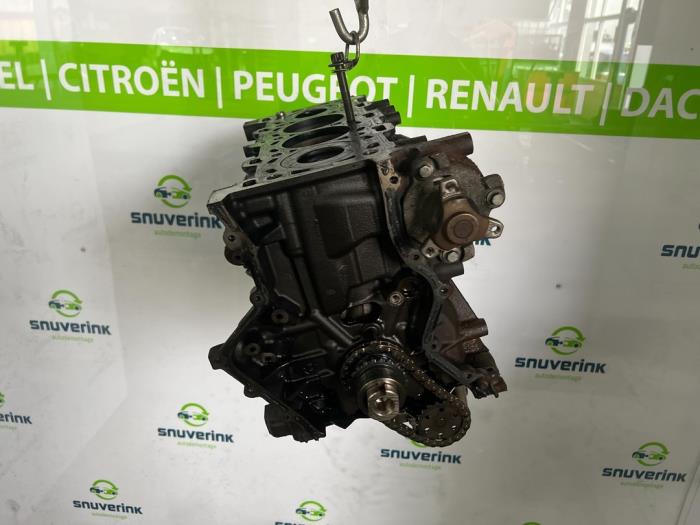 Motor, vevhus från en Nissan Primastar 2.0 dCi 90 2014