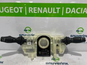 Gebruikte Combischakelaar Stuurkolom Renault Master III (MA/MB/MC/MD/MH/MF/MG/MH) 2.3 dCi 135 16V FWD Prijs € 136,11 Inclusief btw aangeboden door Snuverink Autodemontage