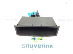 Używane Schowek Peugeot 5008 I (0A/0E) 1.6 VTI 16V Cena € 20,00 Procedura marży oferowane przez Snuverink Autodemontage