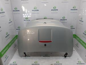 Begagnade Baklucka Renault Megane II CC (EM) 1.6 16V Pris € 99,98 Marginaltabell erbjuds av Snuverink Autodemontage