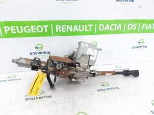 Begagnade Rattstångshölje Renault Clio III (BR/CR) 1.2 16V 75 Pris € 144,99 Marginaltabell erbjuds av Snuverink Autodemontage