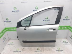 Begagnade Dörr, 4-dörrars, vänster fram Peugeot 308 SW (4E/H) 1.6 HDi 16V FAP Pris € 114,93 Inklusive moms erbjuds av Snuverink Autodemontage