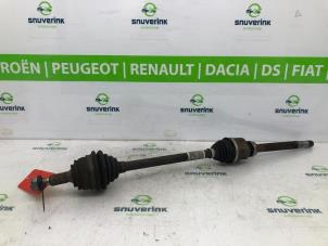 Begagnade Drivaxel, höger fram Citroen C4 Picasso (3D/3E) 1.2 12V PureTech 130 Pris € 112,50 Marginaltabell erbjuds av Snuverink Autodemontage