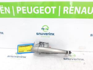 Begagnade Dörrhandtag, 4-dörrars, höger fram Peugeot 3008 I (0U/HU) 1.6 16V THP 155 Pris € 20,00 Marginaltabell erbjuds av Snuverink Autodemontage