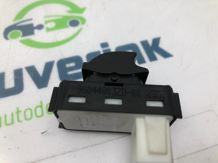 Brytare, eldrivna fönster från en Peugeot Partner (GC/GF/GG/GJ/GK) 1.6 BlueHDi 100 2018