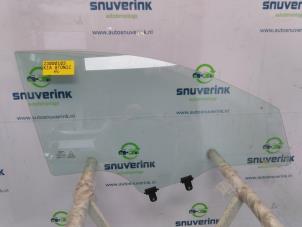 Begagnade Dörrfönster, 4-dörrars, höger fram Kia Stonic (YB) 1.0i T-GDi 12V Eco-Dynamics+ Pris € 39,98 Marginaltabell erbjuds av Snuverink Autodemontage