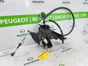 Begagnade Växelspak Renault Twingo III (AH) ZE R80 Pris € 95,00 Marginaltabell erbjuds av Snuverink Autodemontage