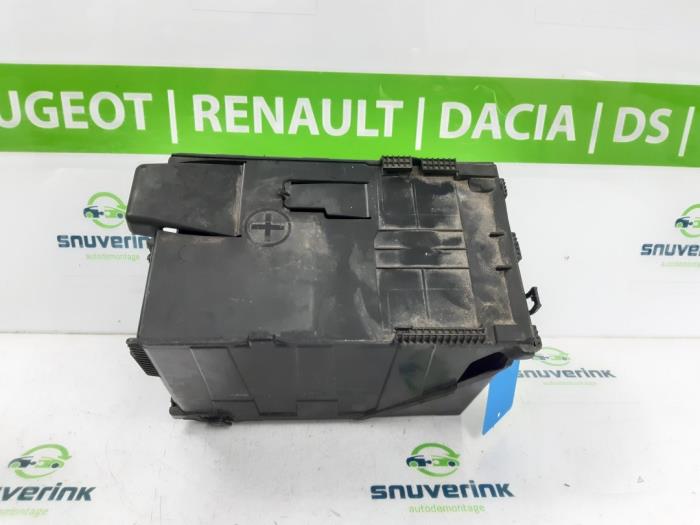 Batterilåda från en Peugeot 308 (4A/C) 1.4 VTI 16V 2008