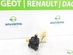 Begagnade Vattenpump Renault Megane IV Estate (RFBK) 1.3 TCE 160 16V Pris € 42,33 Inklusive moms erbjuds av Snuverink Autodemontage