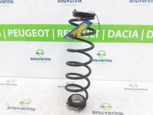Begagnade Bakre spolfjäder Peugeot 2008 (UD/UK/UR/US/UX) 1.2 VTi 12V PureTech 100 Pris € 35,09 Inklusive moms erbjuds av Snuverink Autodemontage