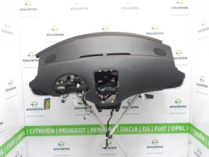 Begagnade Instrumentbräda Peugeot 207 CC (WB) 1.6 16V Pris € 206,91 Inklusive moms erbjuds av Snuverink Autodemontage