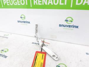 Gebruikte Motorkap Scharnier Citroen Berlingo 1.6 BlueHDI 75 Prijs € 38,12 Inclusief btw aangeboden door Snuverink Autodemontage