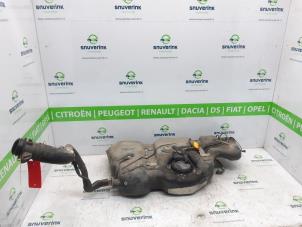 Begagnade Tank Citroen DS5 (KD/KF) 2.0 165 HYbrid4 16V Pris € 90,30 Marginaltabell erbjuds av Snuverink Autodemontage