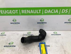 Gebruikte Aanzuigslang Lucht Peugeot 5008 I (0A/0E) 1.6 HDiF 16V Prijs € 24,98 Margeregeling aangeboden door Snuverink Autodemontage