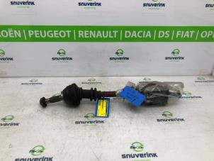 Begagnade Drivaxel, vänster fram Peugeot J5 (280L) 2.5D Pris € 179,99 Marginaltabell erbjuds av Snuverink Autodemontage