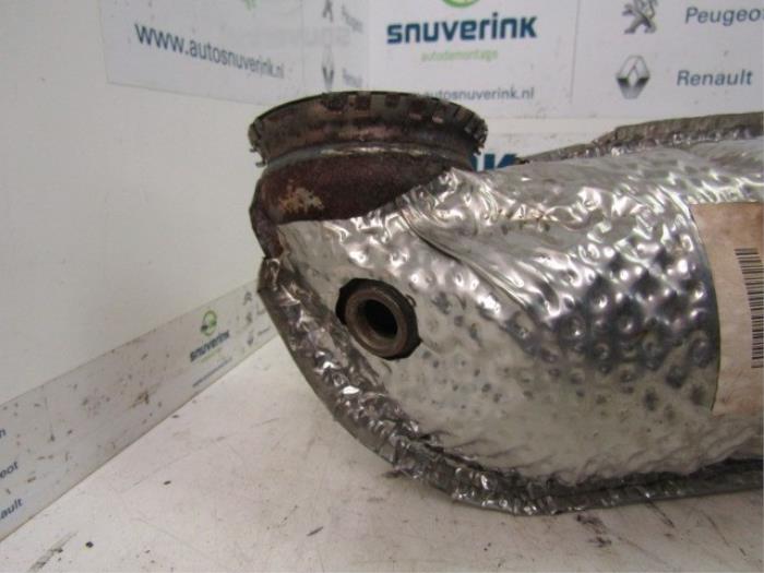 Katalytisk avgasrenare från en Peugeot 3008 II (M4/MC/MJ/MR) 1.2 12V e-THP PureTech 130 2017